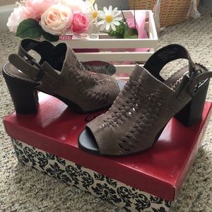 NWT Naughty Monkey 🐒 shoes Montana Jones Taupe